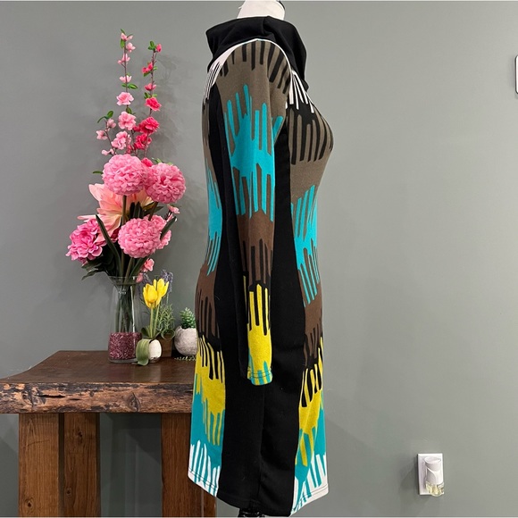 Coco & Tashi Long Sleeve Sweater Dress - Picture 5 of 14